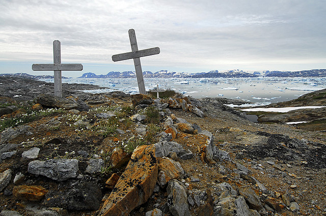 Ancien cimetière au-dessus du fjord Sermilik, est du Groenland