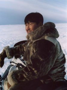 Ulrik, Inuit sur sa moto-neige