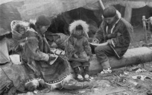 Famille inuite (1917)