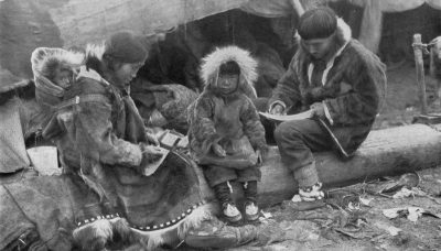 Famille inuite (1917)