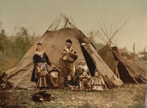 Famille Saami au début du XXe siècle