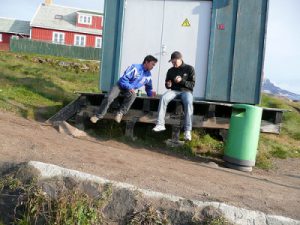 Scène de la vie quotidienne à Tasiilaq, est du Groenland