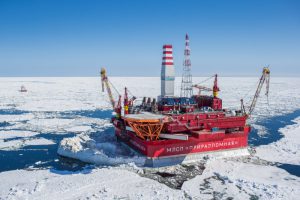 Plateforme pétrolière russe en mer de Barents